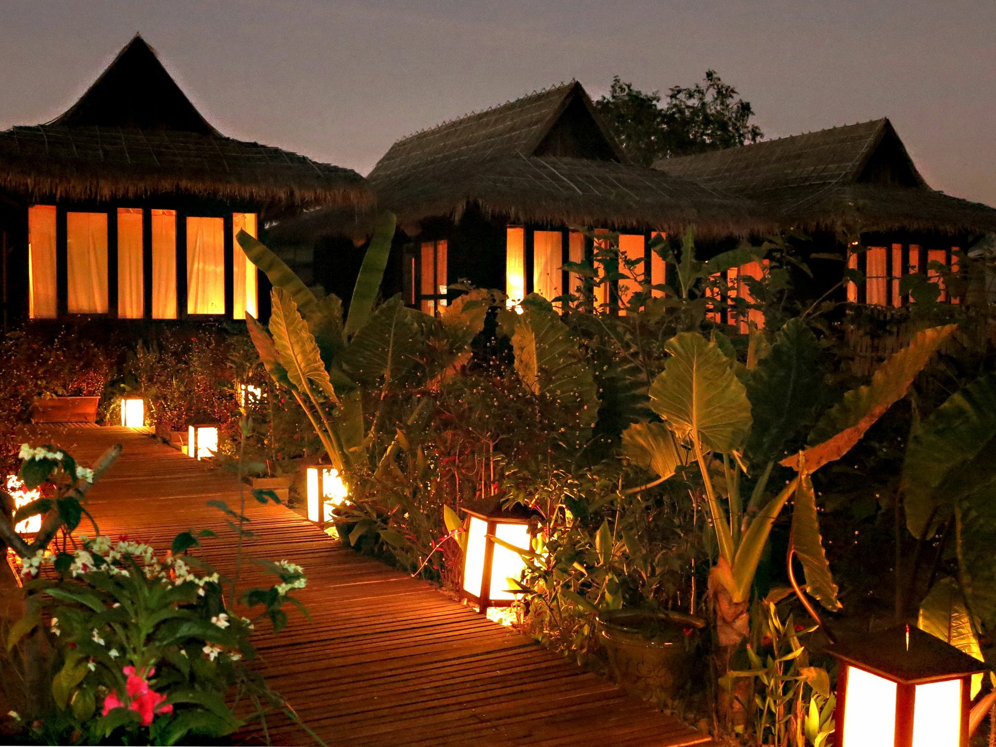 La Maison Birmane Boutique Hotel Inle Lake Екстер'єр фото